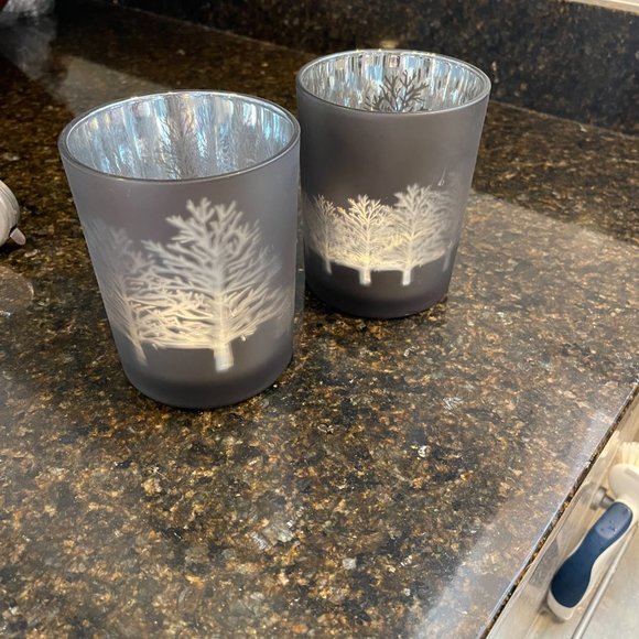 Two's Company Bright and Antique Silver Tree Votives - Set of 4. - Picture 2 of 14